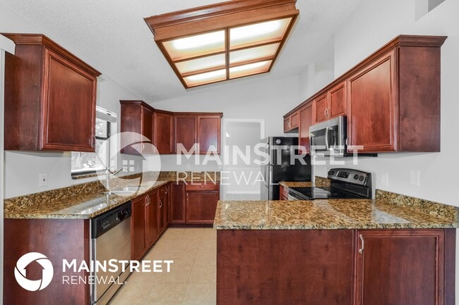 Photo - 718 Elwood St