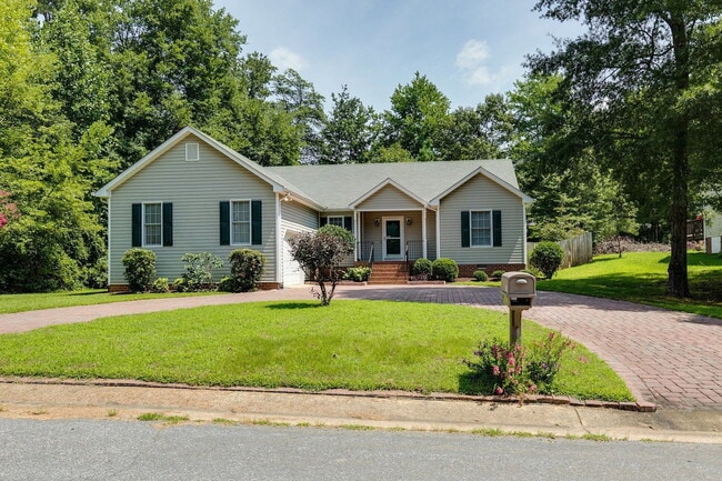 Photo - 1913 Castle Glen Dr