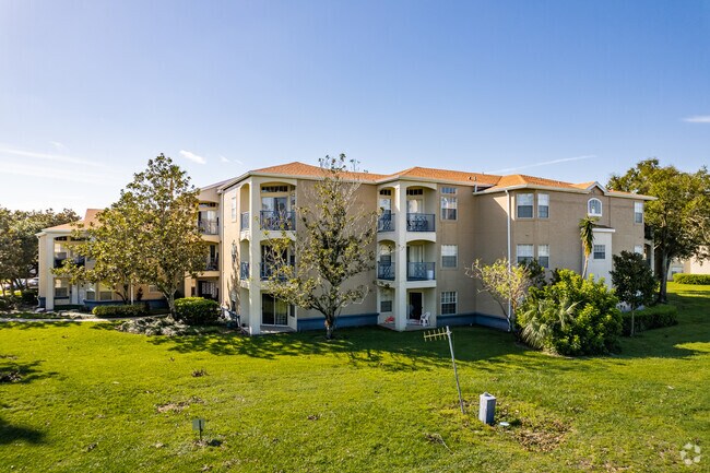 7300 Westpointe Blvd Orlando, FL 32835-6185 - Bermuda Dunes Private Residences Apartments