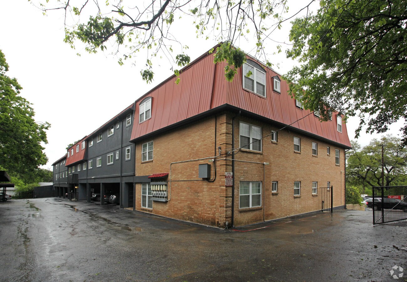 Photo - Austin Heights Condominiums