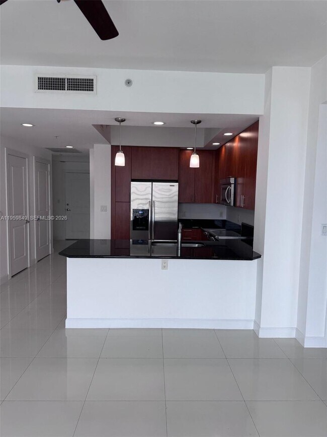 Building Photo - 315 NE 3rd Ave Unit 1905