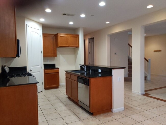 769 Embassy Cir