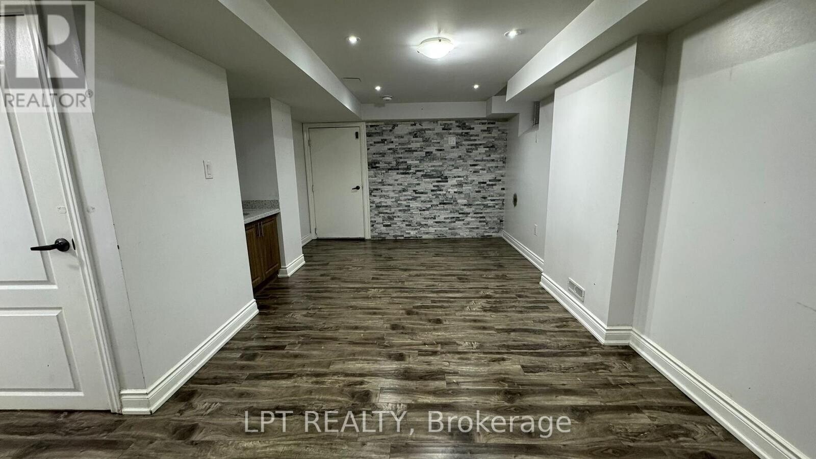 Photo - 87 Maple Valley St