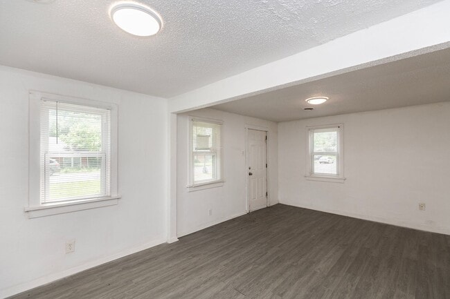 Photo - Amazing 3 Bedroom 1 Bathroom Home