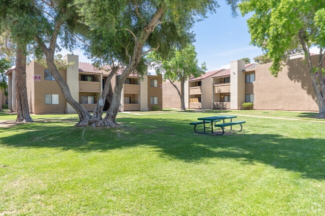 Outdoor Living - Northpointe Apartments