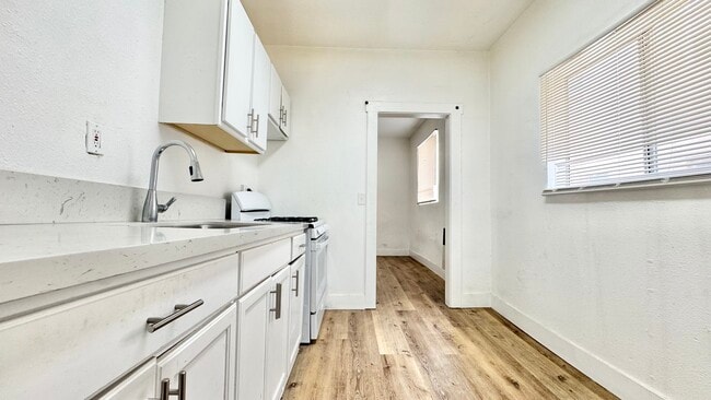 Building Photo - 410 Witmer St Unit 10 Rental