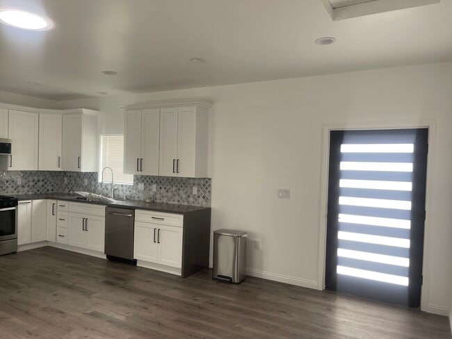 Photo - 10863 Nettleton St