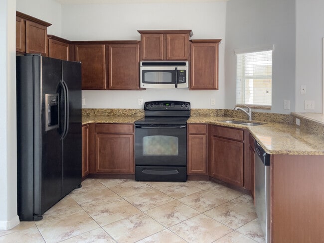 Photo - 4140 Shade Tree Ln