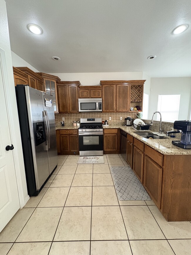 Kitchen - 3119 Sunny Prairie Dr