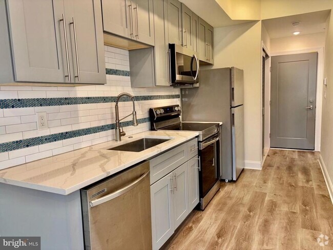 Building Photo - 6601 Ridge Ave Unit C Rental