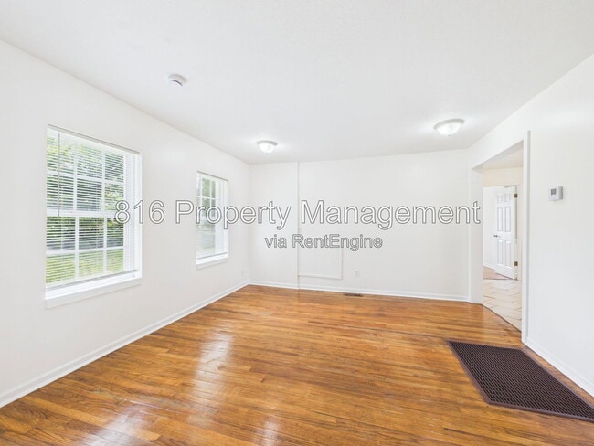 Photo - 7924 Agnes Ave