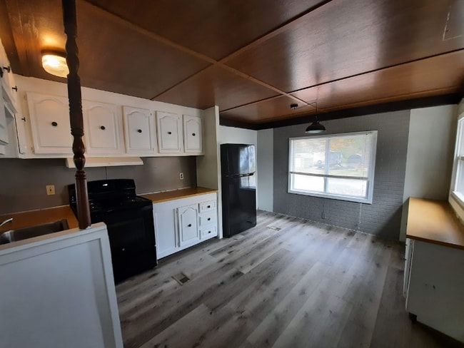 Photo - 244 Alder St