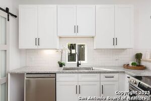 Photo - 1210 Gardina St