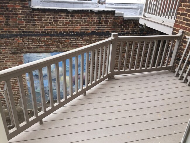 1731 E Main St Unit 01