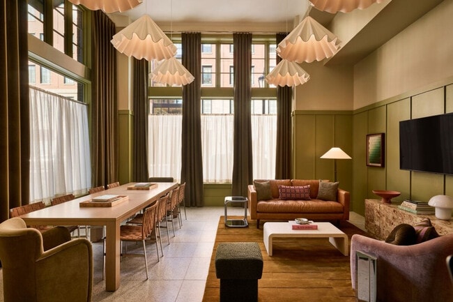 Building Photo - 110 Ann St