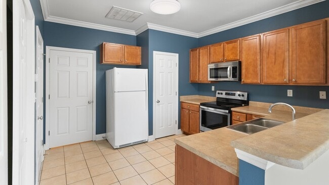 Photo - 3 Bedroom Condo in Burbank Estates- Gated Community