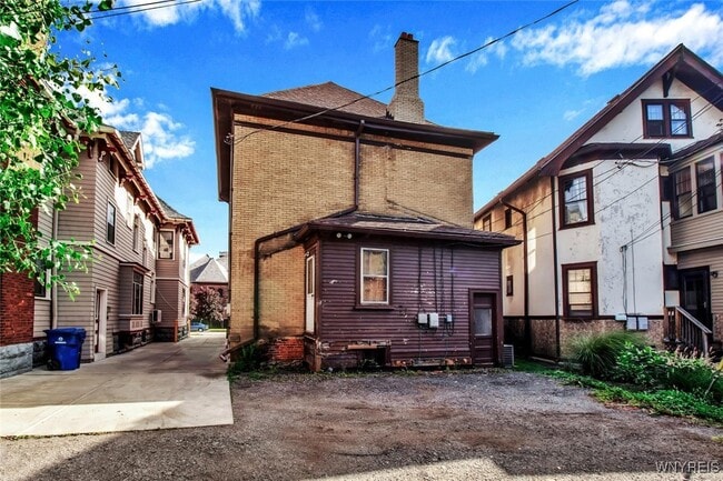 Photo - 522 W Ferry St Apartment