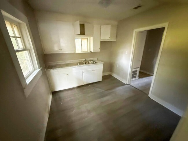 Photo - 2235 Mobile Ave