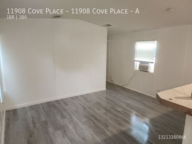 Photo - 11908 Cove Pl Unit A