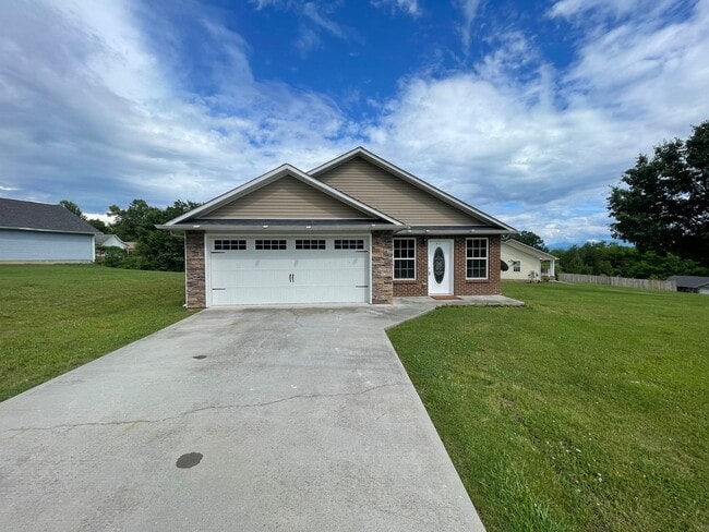 3 bedroom, 2 bathroom home in the heart of... - 3 bedroom, 2 bathroom home in the heart of...