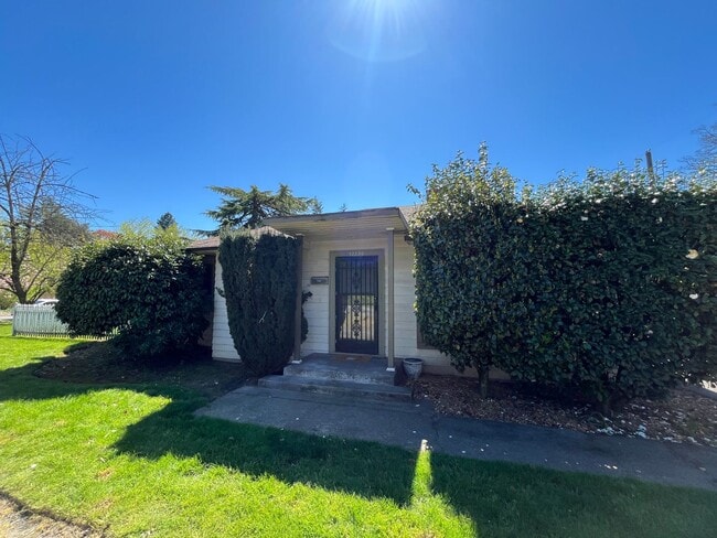 Photo - Charming 3-Bedroom Home with Bonus Room in Prime Beaverton Location Cedar Hills Neighborhood!!!