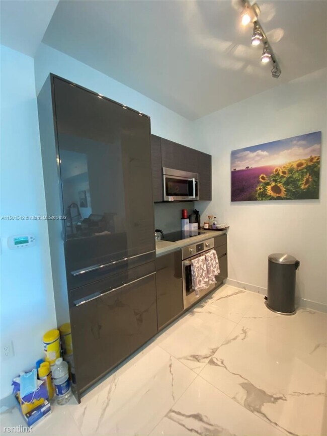 Photo - 1 br, 1 bath Condo - 1080 Brickell Ave Uni... Unit 203