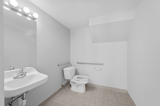 Photo - 14154 Lakeside Blvd N