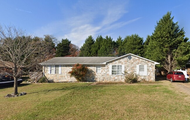 Building Photo - 1819 Meadow Dr Rental