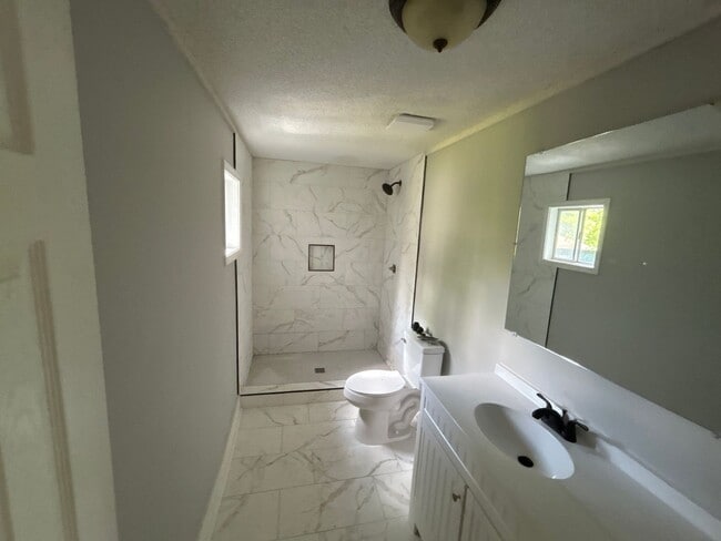 Photo - 1428 Snowden Ave