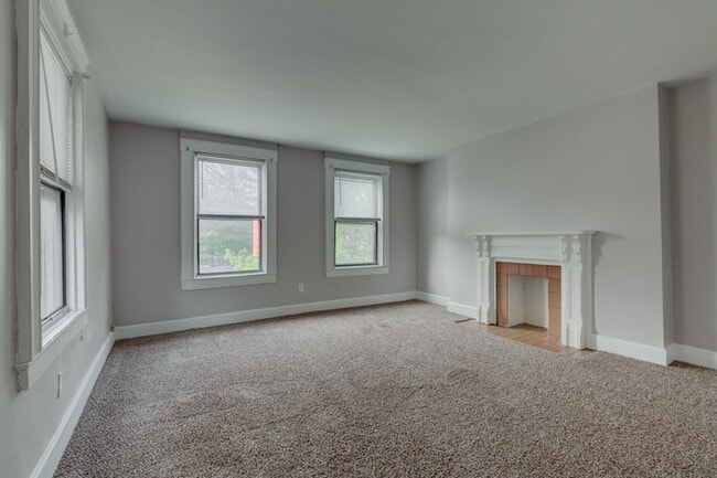 Building Photo - 434 Elizabeth St Unit 2
