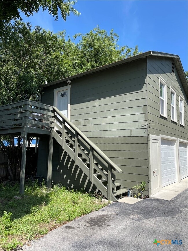 158 N Chestnut Ave