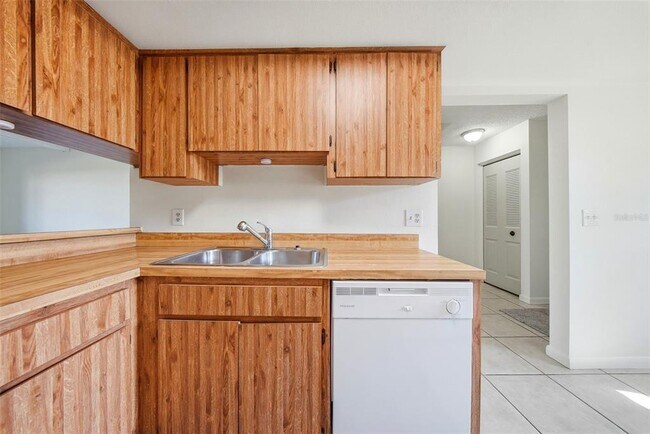 Photo - 2131 Ridge Rd S