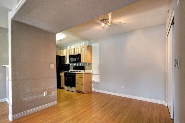 Photo - 950 Seven Hills Dr