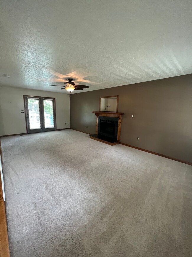 Photo - 7413 Cross Point Ln