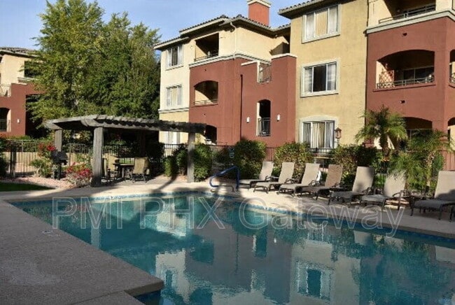 Photo - 5401 E Van Buren St