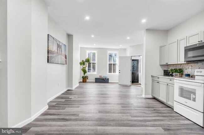 Photo - 254 W Philadelphia St