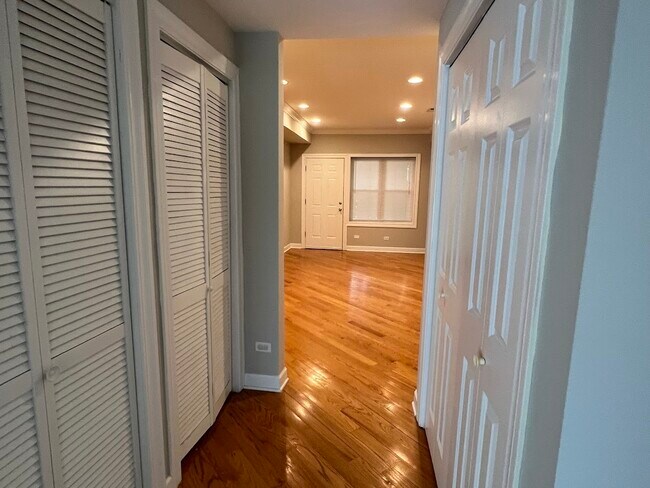 Photo - 2122 W Arthur Ave Unit 3