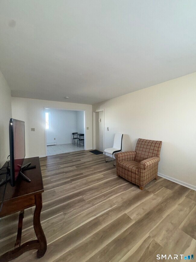 Photo - 4 Van Zant St Unit B13