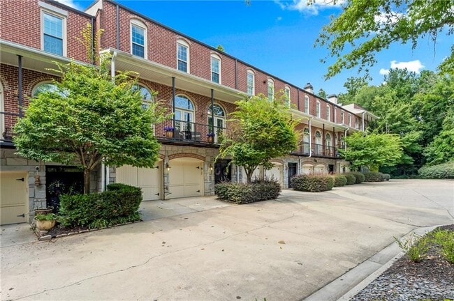 Building Photo - 5512 Glenridge Dr