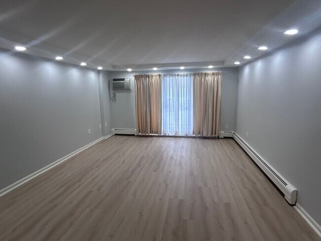 Photo - 131 Coolidge Ave Unit 122