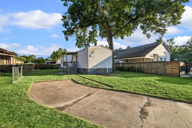 Photo - 11910 Hazy Hill Dr