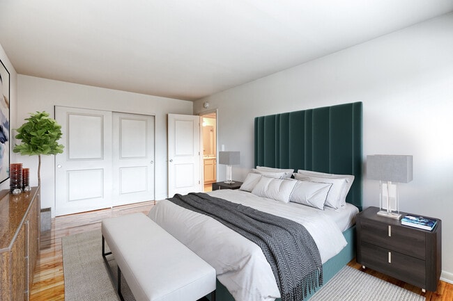 Photo - Walker Manor