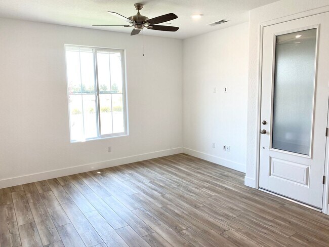 Photo - Newly Built 4/3.5 Lennar with In-Law Suite