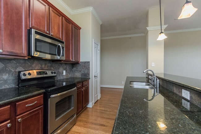 Memorial Park Mid-Rise - Memorial Park Mid-Rise