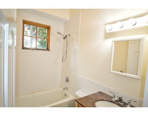 Photo - 44 Mapleton St Unidad 1