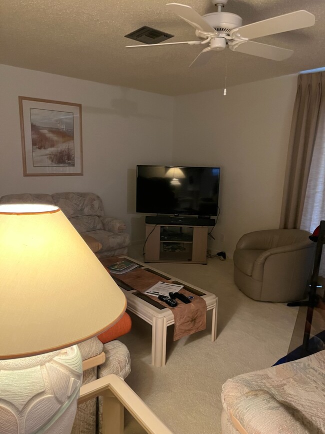 Photo - 372 Palm Dr Unit 4