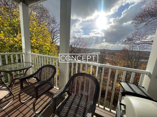 Building Photo - 47 Beech Glen St Unit 2TS