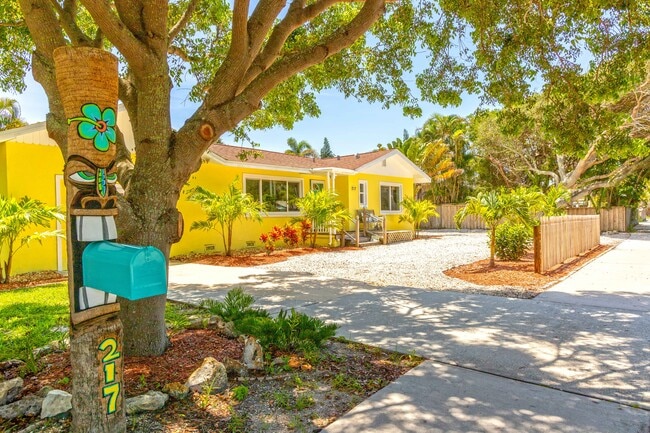 Building Photo - 217 S Orlando Ave Rental