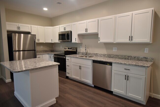 Building Photo - 217 Rockingham Rd Unit 103 Rental