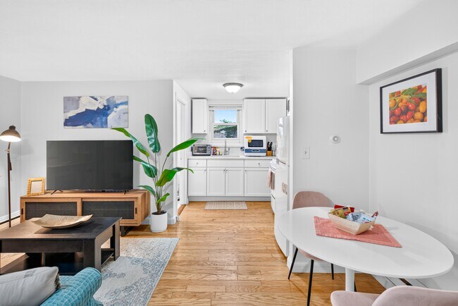 105 Chestnut St Unit 2B